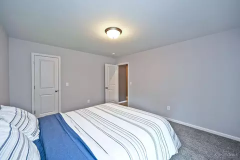 Bedroom - 970 Crestpoint Ct, Cincinnati, OH 45245 photo 5 of 9