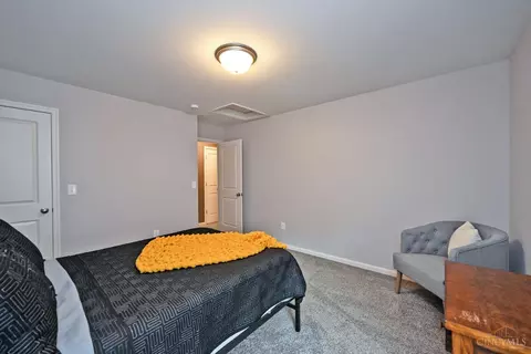 Bedroom - 970 Crestpoint Ct, Cincinnati, OH 45245 photo 7 of 9
