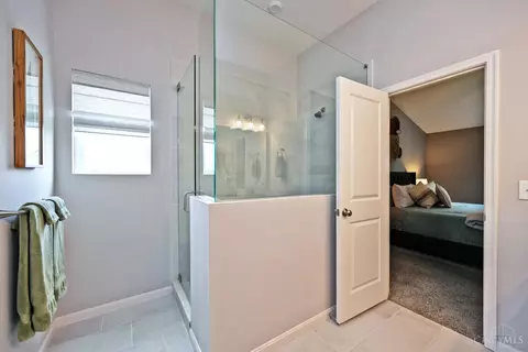 Bath - 970 Crestpoint Ct, Cincinnati, OH 45245 photo 3 of 5