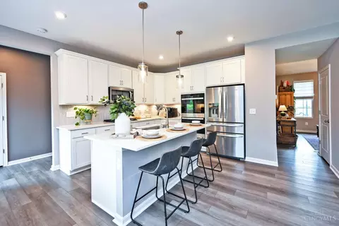 Kitchen - 970 Crestpoint Ct, Cincinnati, OH 45245 photo 7 of 7