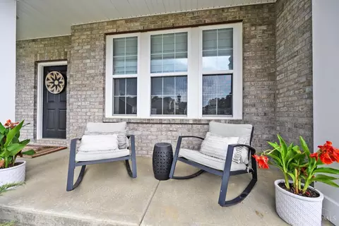 Exterior - 970 Crestpoint Ct, Cincinnati, OH 45245 photo 3 of 11