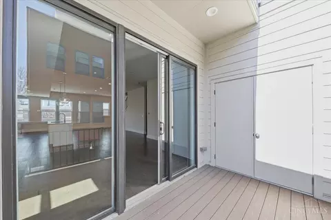 Exterior - 3912 Edwards Rd, Cincinnati, OH 45209 photo 3 of 4