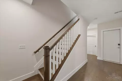 Entry Way - 3912 Edwards Rd, Cincinnati, OH 45209 photo 1 of 4