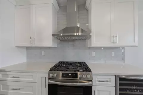 Kitchen - 3912 Edwards Rd, Cincinnati, OH 45209 photo 2 of 3