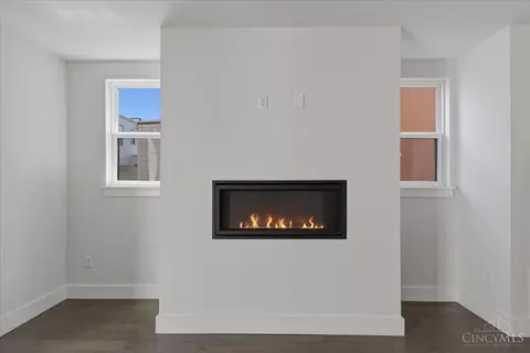 Living - 3912 Edwards Rd, Cincinnati, OH 45209 photo 3 of 11