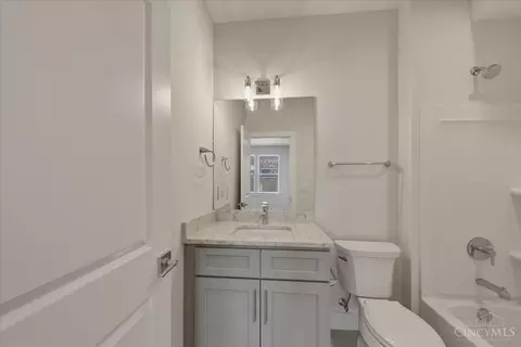 Bath - 3912 Edwards Rd, Cincinnati, OH 45209 photo 2 of 7