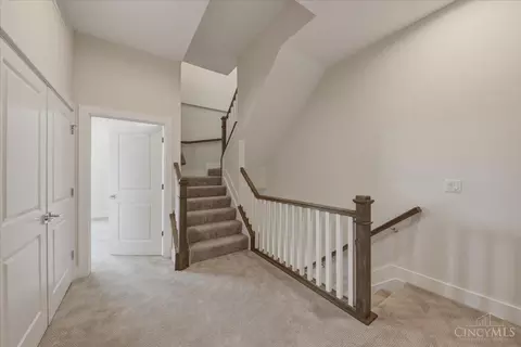 Entry Way - 3912 Edwards Rd, Cincinnati, OH 45209 photo 4 of 4