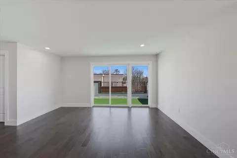 Living - 3912 Edwards Rd, Cincinnati, OH 45209 photo 11 of 11