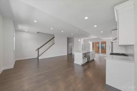 Living - 3912 Edwards Rd, Cincinnati, OH 45209 photo 2 of 11