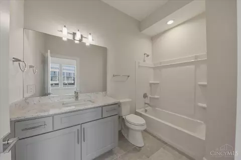 Bath - 3912 Edwards Rd, Cincinnati, OH 45209 photo 6 of 7