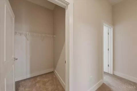 Entry Way - 3912 Edwards Rd, Cincinnati, OH 45209 photo 3 of 4