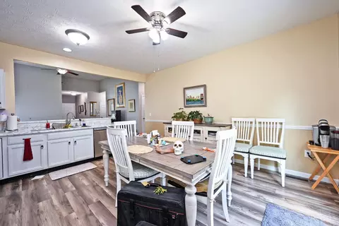 Dining - 4141 Gensen Loop, Cincinnati, OH 45245 photo 3 of 3