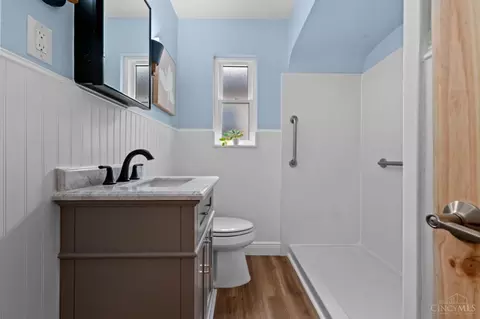 Bath - 6838 Roe St, Cincinnati, OH 45227 photo 1 of 2