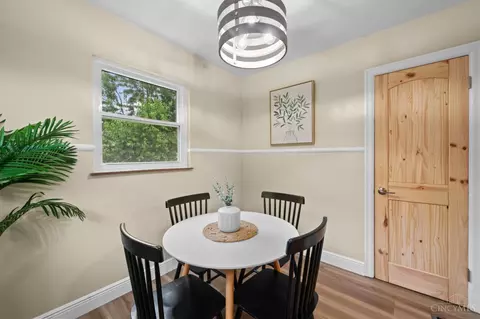 Dining - 6838 Roe St, Cincinnati, OH 45227 photo 3 of 3
