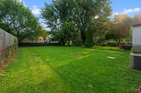 Exterior - 6838 Roe St, Cincinnati, OH 45227 photo 2 of 3