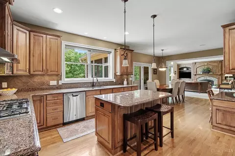 Kitchen - 6311 Mercers Pointe Dr, Cincinnati, OH 45244 photo 3 of 4