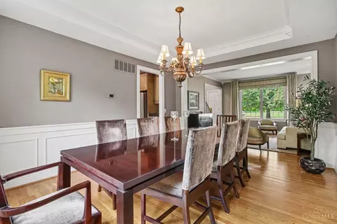 Dining - 6311 Mercers Pointe Dr, Cincinnati, OH 45244 photo 2 of 5