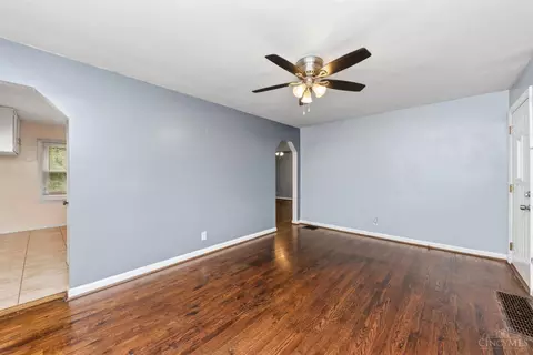 Living - 1742 Ashbrook Dr, Cincinnati, OH 45238 photo 2 of 4