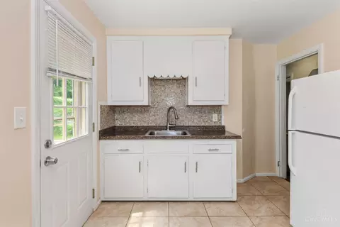 Kitchen - 1742 Ashbrook Dr, Cincinnati, OH 45238 photo 1 of 2