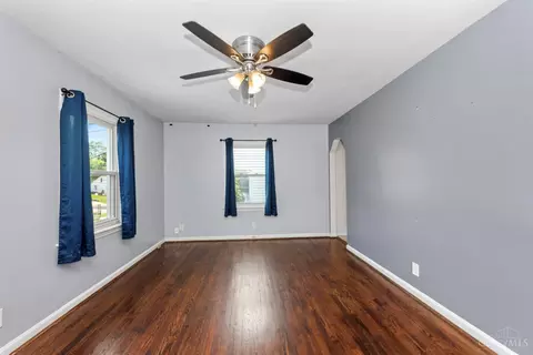 Living - 1742 Ashbrook Dr, Cincinnati, OH 45238 photo 3 of 4