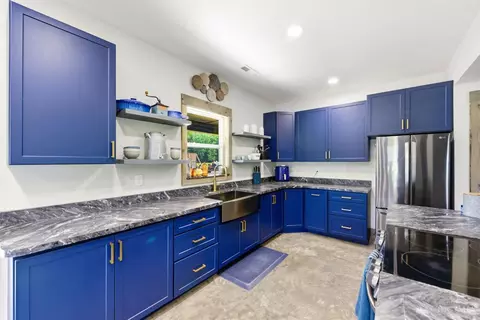 Kitchen - 2585 Moler Rd, Goshen, OH 45122 photo 1 of 2