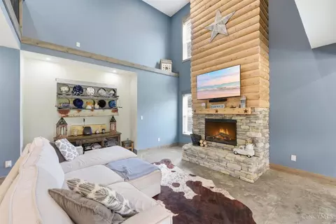 Living - 2585 Moler Rd, Goshen, OH 45122 photo 1 of 2