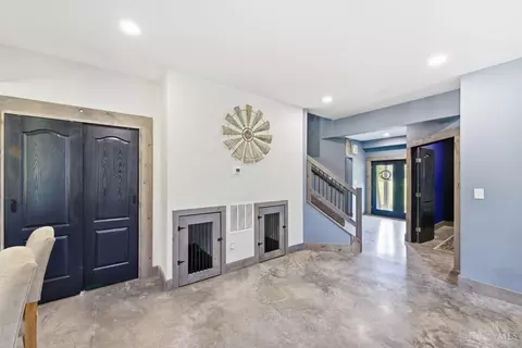 Entry Way - 2585 Moler Rd, Goshen, OH 45122 photo 5 of 9