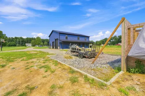 Exterior - 2585 Moler Rd, Goshen, OH 45122 photo 9 of 11