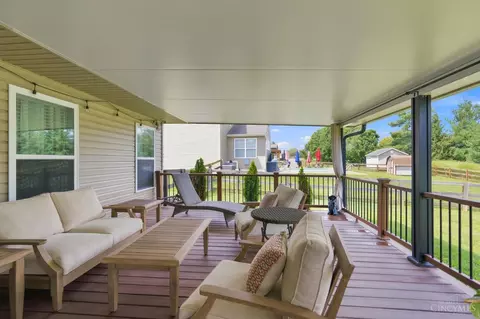 Exterior - 914 Conner Dr, Hamilton, OH 45013 photo 7 of 21