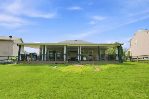 Exterior - 914 Conner Dr, Hamilton, OH 45013 photo 13 of 21