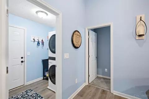 Entry Way - 914 Conner Dr, Hamilton, OH 45013 photo 4 of 5
