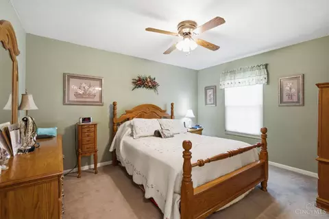 Bedroom - 5480 Dengail Dr, Cincinnati, OH 45238 photo 1 of 2