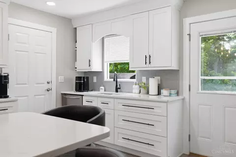 Kitchen - 5480 Dengail Dr, Cincinnati, OH 45238 photo 6 of 6