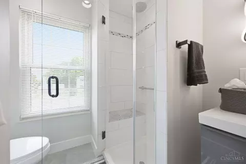 Bath - 5480 Dengail Dr, Cincinnati, OH 45238 photo 3 of 3