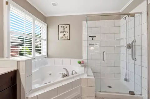 Bath - 4139 Brandonmore Dr, Cincinnati, OH 45255 photo 6 of 8