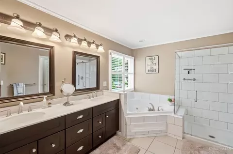 Bath - 4139 Brandonmore Dr, Cincinnati, OH 45255 photo 8 of 8