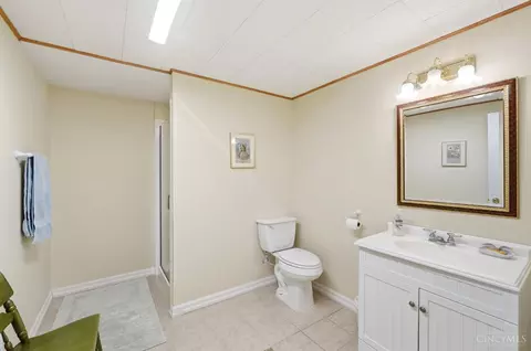 Bath - 4139 Brandonmore Dr, Cincinnati, OH 45255 photo 1 of 8