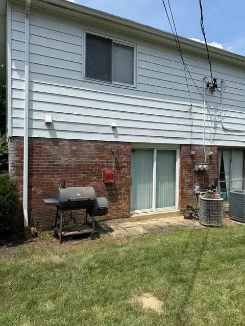Exterior - 1556 Meredith Dr, Cincinnati, OH 45231 photo 2 of 2