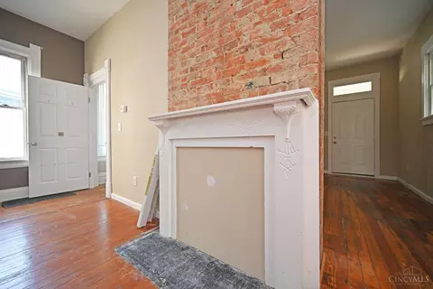 Living - 3020 Hackberry St, Cincinnati, OH 45206 photo 7 of 10