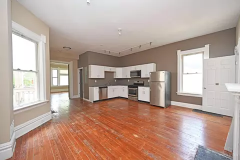 Living - 3020 Hackberry St, Cincinnati, OH 45206 photo 6 of 10