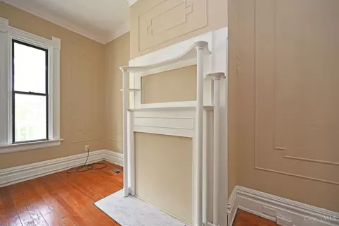 Living - 3020 Hackberry St, Cincinnati, OH 45206 photo 5 of 10