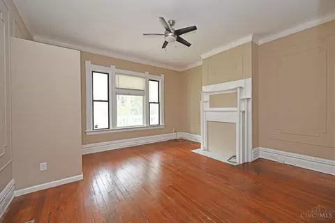 Living - 3020 Hackberry St, Cincinnati, OH 45206 photo 3 of 10