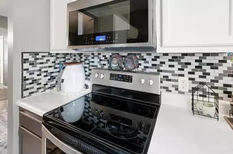 Kitchen - 3935 School Section Rd, Cheviot, OH 45211 photo 5 of 7