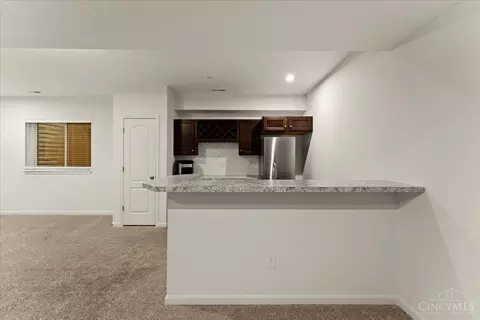 Entry Way - 7082 Birkdale Dr, Hamilton Township, OH 45039 photo 12 of 13