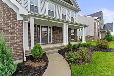 Exterior - 7082 Birkdale Dr, Hamilton Township, OH 45039 photo 2 of 6