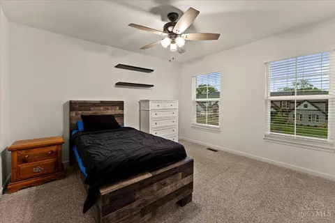 Bedroom - 7082 Birkdale Dr, Hamilton Township, OH 45039 photo 5 of 6