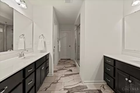Entry Way - 7082 Birkdale Dr, Hamilton Township, OH 45039 photo 10 of 13