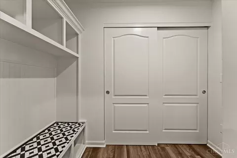 Entry Way - 7082 Birkdale Dr, Hamilton Township, OH 45039 photo 7 of 13