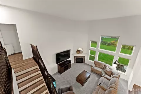 Entry Way - 7082 Birkdale Dr, Hamilton Township, OH 45039 photo 9 of 13