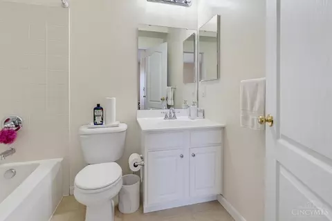 Bath - 2442 Elderberry Ct, Cincinnati, OH 45239 photo 3 of 3